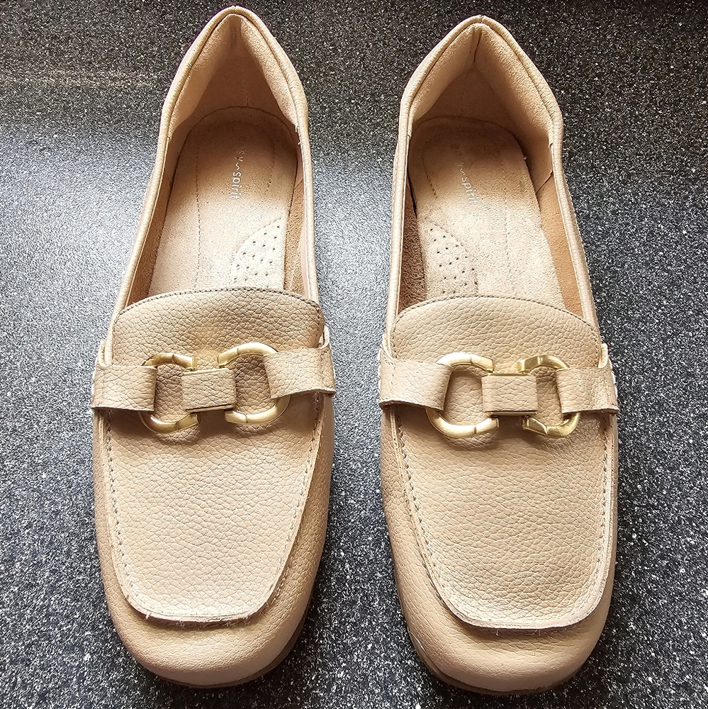 Easy Spirit leather Avienta loafer